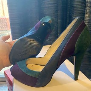 Nine West suede peacock color heels size 7